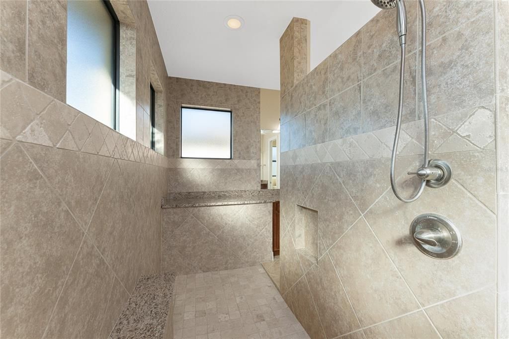 For Sale: $594,900 (3 beds, 2 baths, 1822 Square Feet)