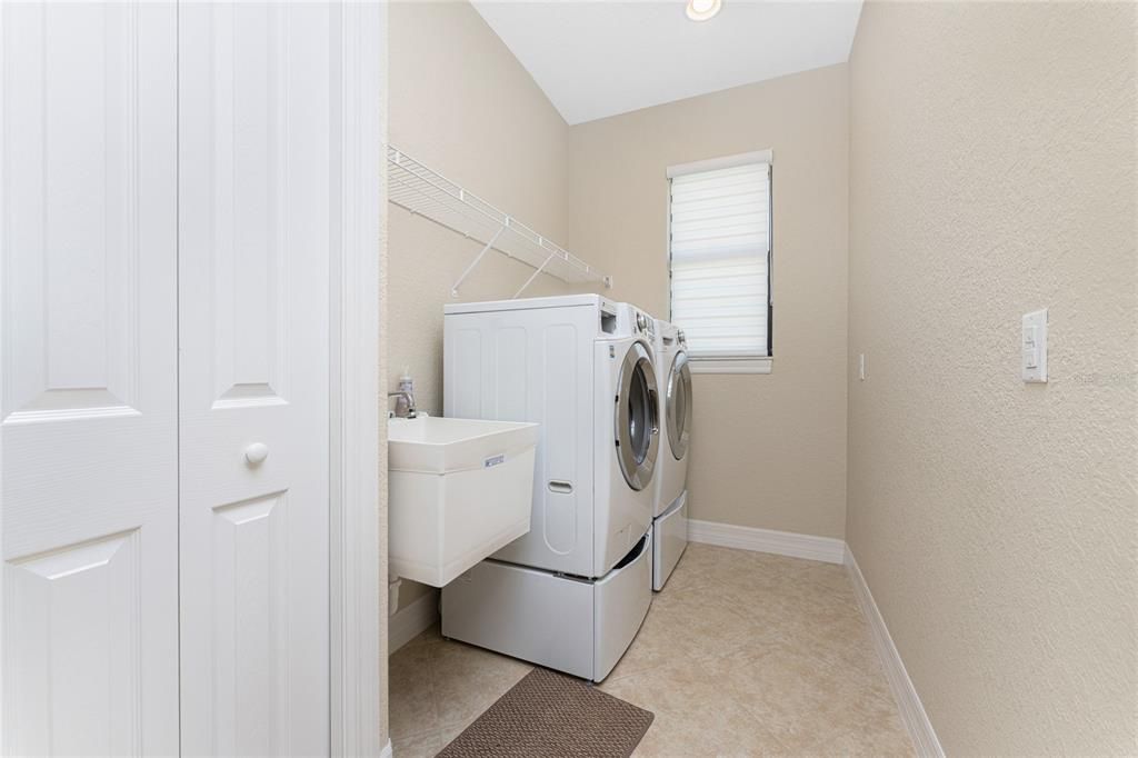 For Sale: $594,900 (3 beds, 2 baths, 1822 Square Feet)