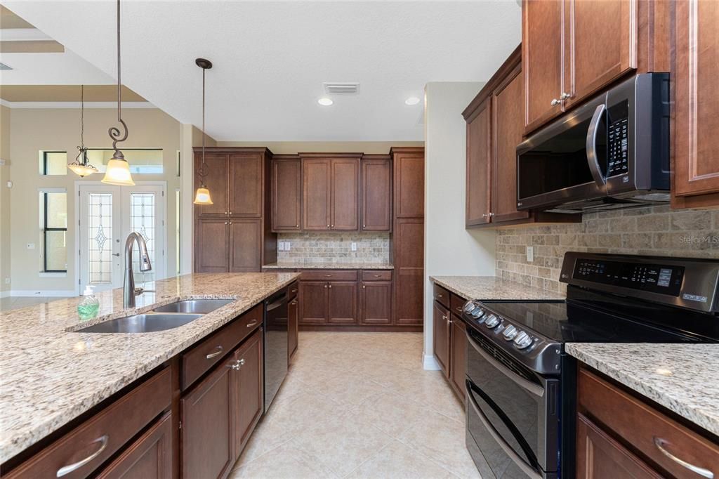 For Sale: $594,900 (3 beds, 2 baths, 1822 Square Feet)