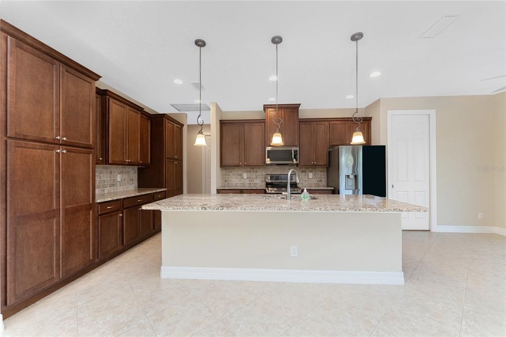 For Sale: $594,900 (3 beds, 2 baths, 1822 Square Feet)