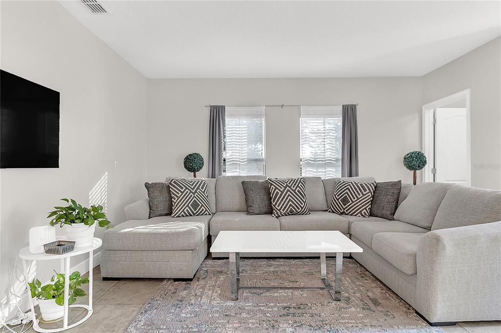 En Renta: $2,750 (3 camas, 2 baños, 1802 Pies cuadrados)