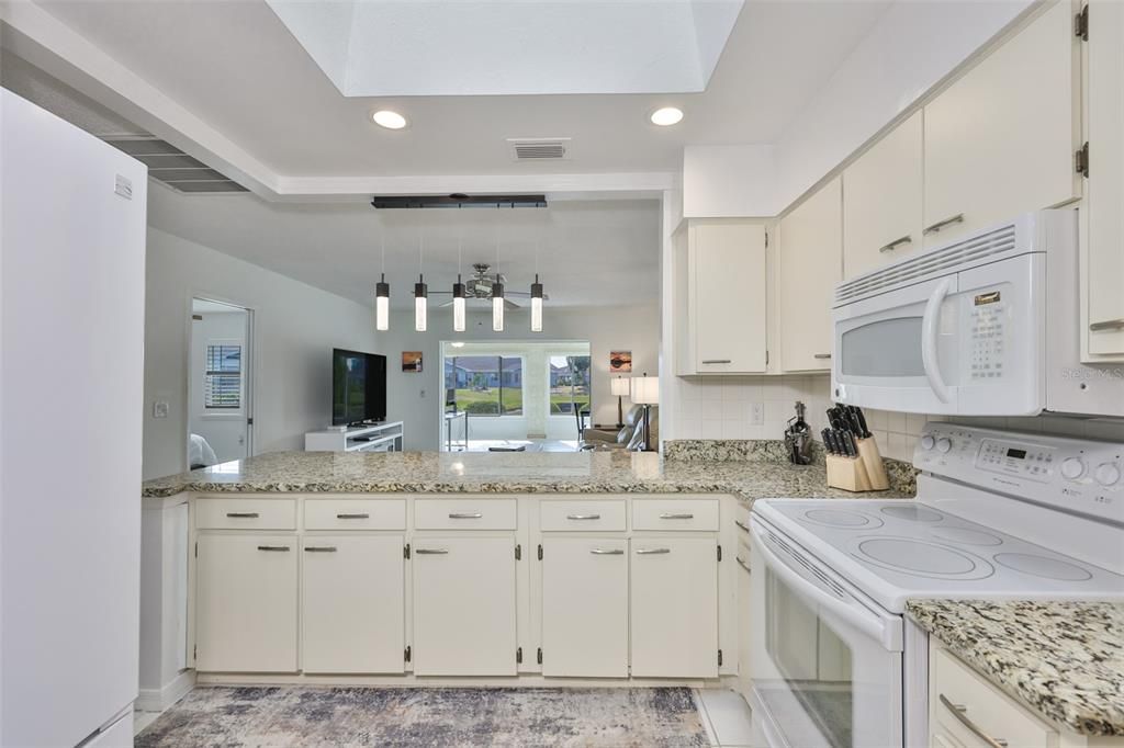 待售: $334,900 (2 贝兹, 2 浴室, 1756 平方英尺)