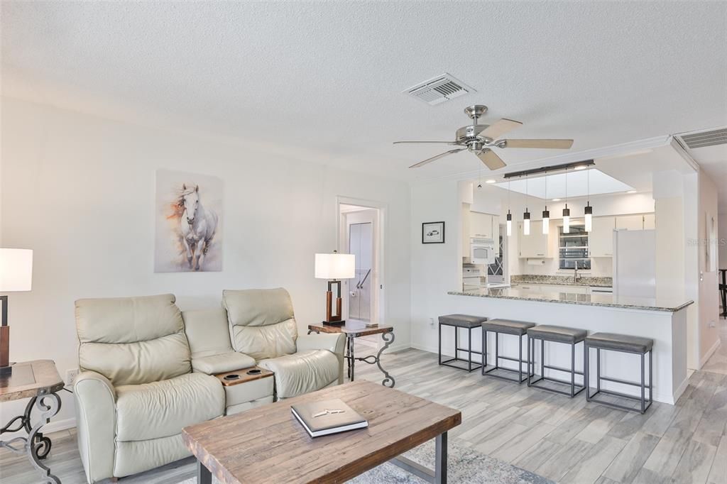 待售: $334,900 (2 贝兹, 2 浴室, 1756 平方英尺)