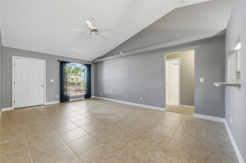 For Sale: $345,300 (3 beds, 2 baths, 1136 Square Feet)
