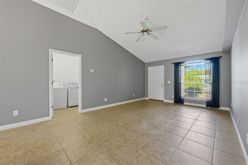 For Sale: $345,300 (3 beds, 2 baths, 1136 Square Feet)