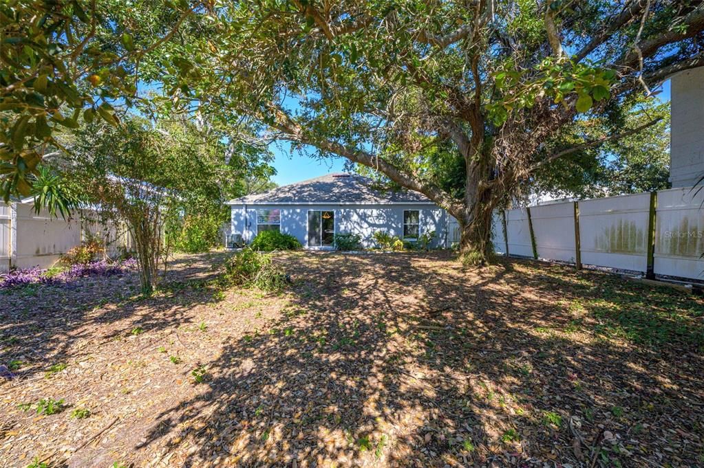 For Sale: $345,300 (3 beds, 2 baths, 1136 Square Feet)