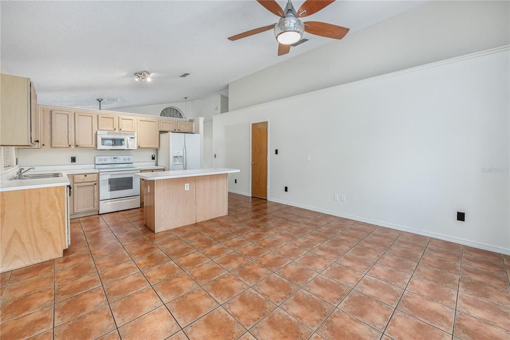 For Sale: $425,000 (3 beds, 2 baths, 1455 Square Feet)