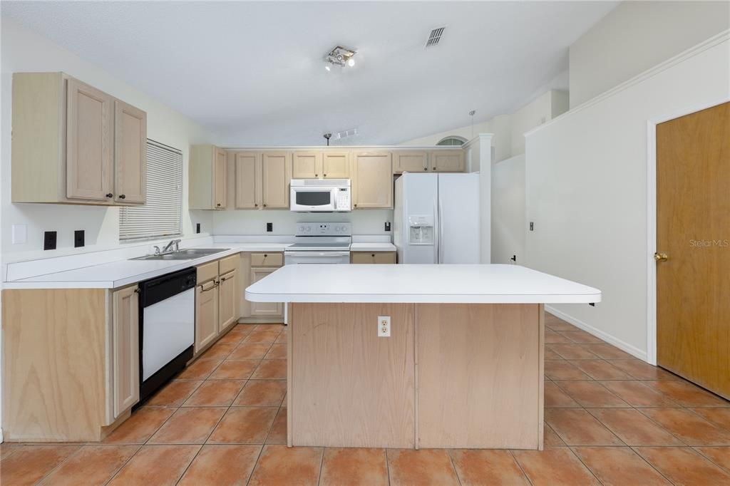 For Sale: $425,000 (3 beds, 2 baths, 1455 Square Feet)