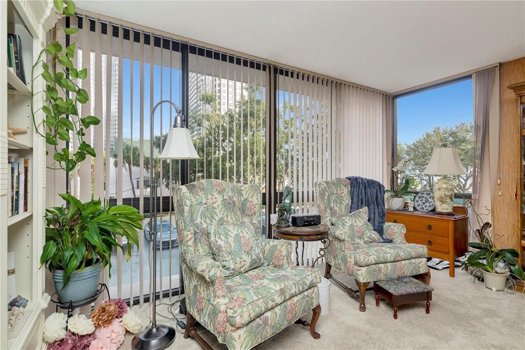 На продажу: $649,000 (2 спален, 2 ванн, 1702 Квадратных фут)