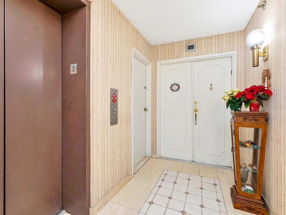 На продажу: $649,000 (2 спален, 2 ванн, 1702 Квадратных фут)