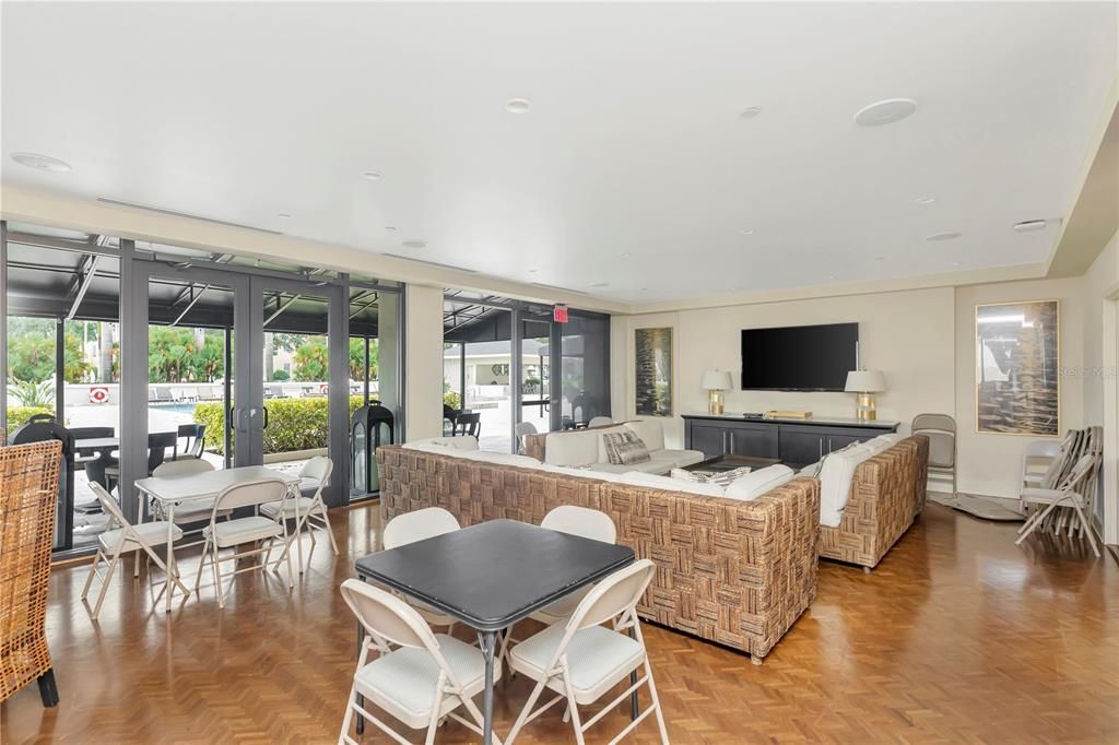 На продажу: $649,000 (2 спален, 2 ванн, 1702 Квадратных фут)