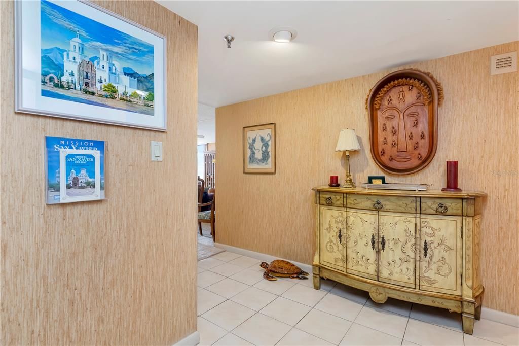 На продажу: $649,000 (2 спален, 2 ванн, 1702 Квадратных фут)