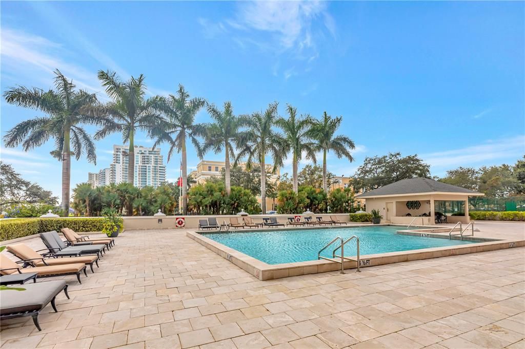 На продажу: $649,000 (2 спален, 2 ванн, 1702 Квадратных фут)