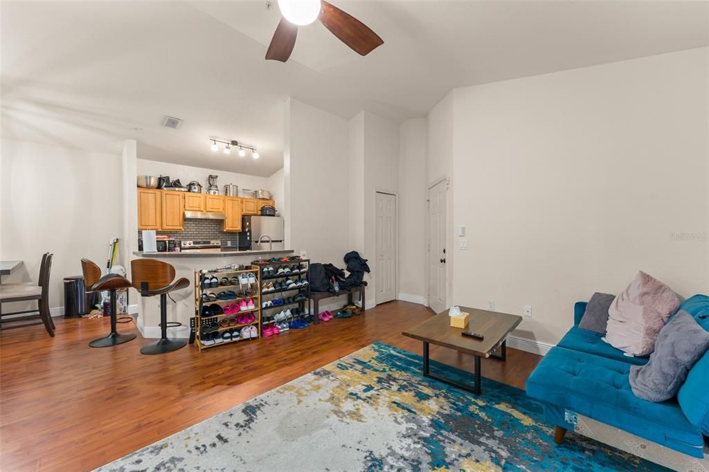 En Venta: $142,000 (1 camas, 1 baños, 713 Pies cuadrados)