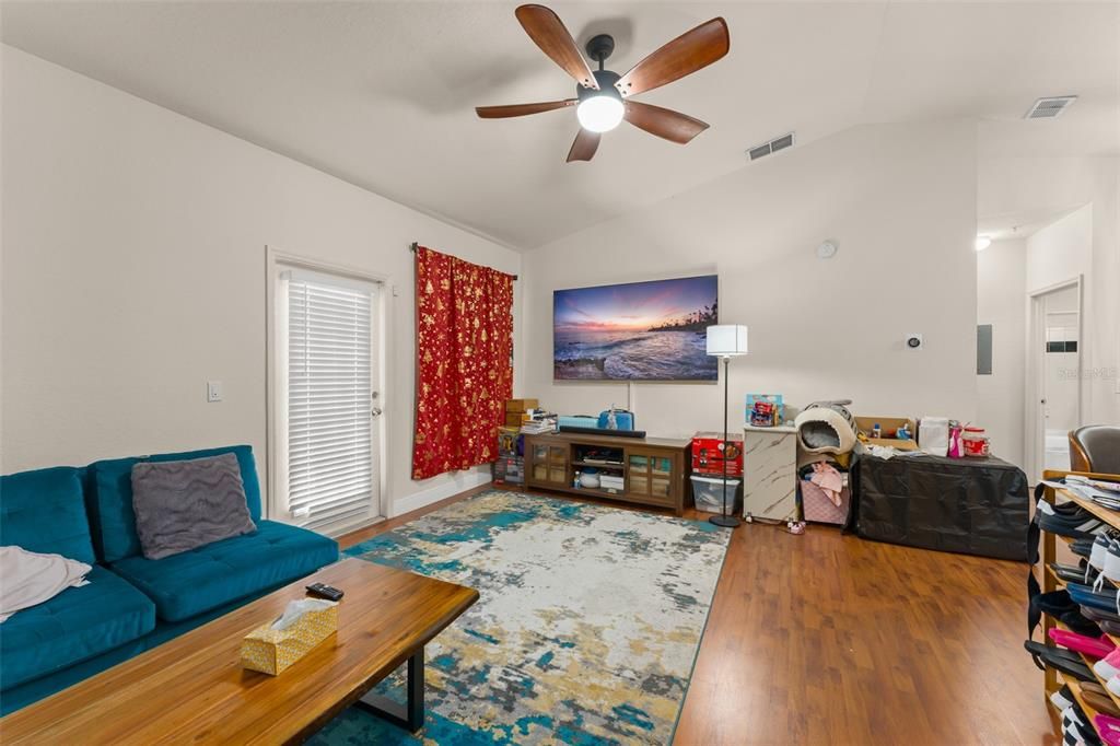 En Venta: $142,000 (1 camas, 1 baños, 713 Pies cuadrados)