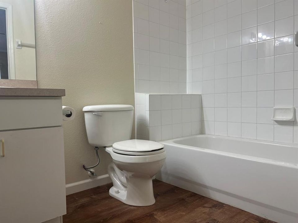 На продажу: $229,000 (2 спален, 3 ванн, 1184 Квадратных фут)