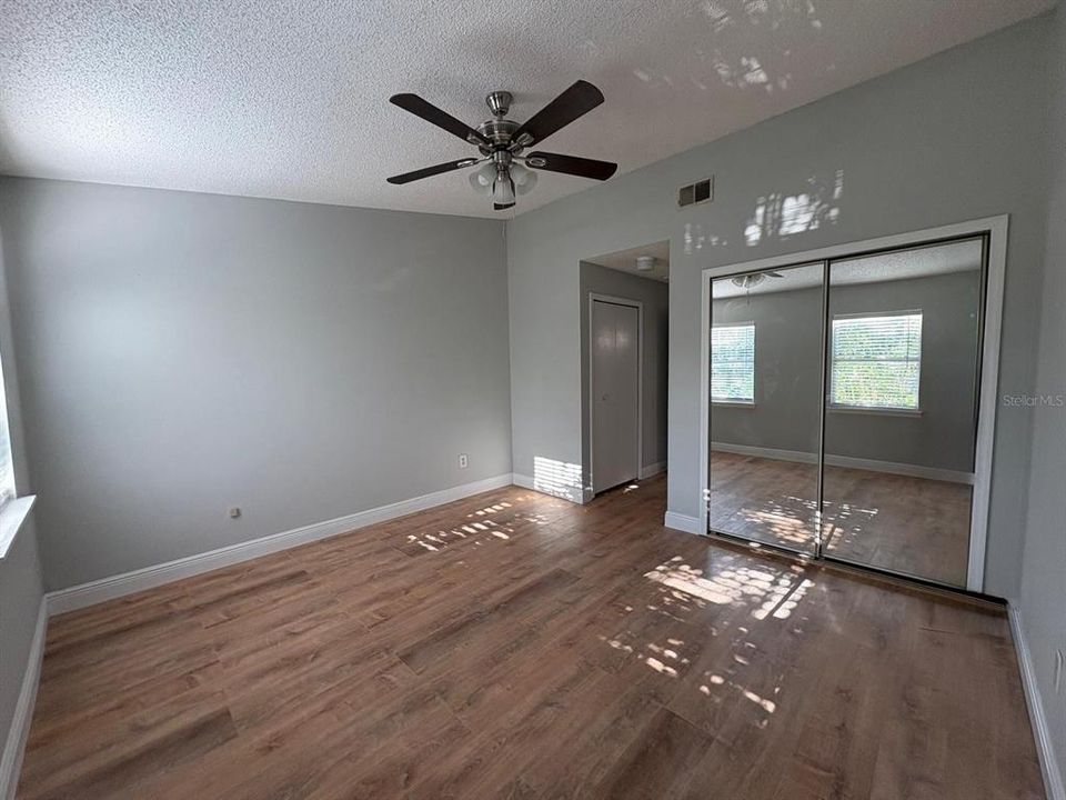 For Sale: $229,000 (2 beds, 3 baths, 1184 Square Feet)