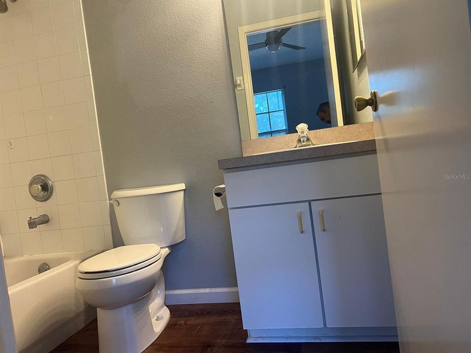 На продажу: $229,000 (2 спален, 3 ванн, 1184 Квадратных фут)