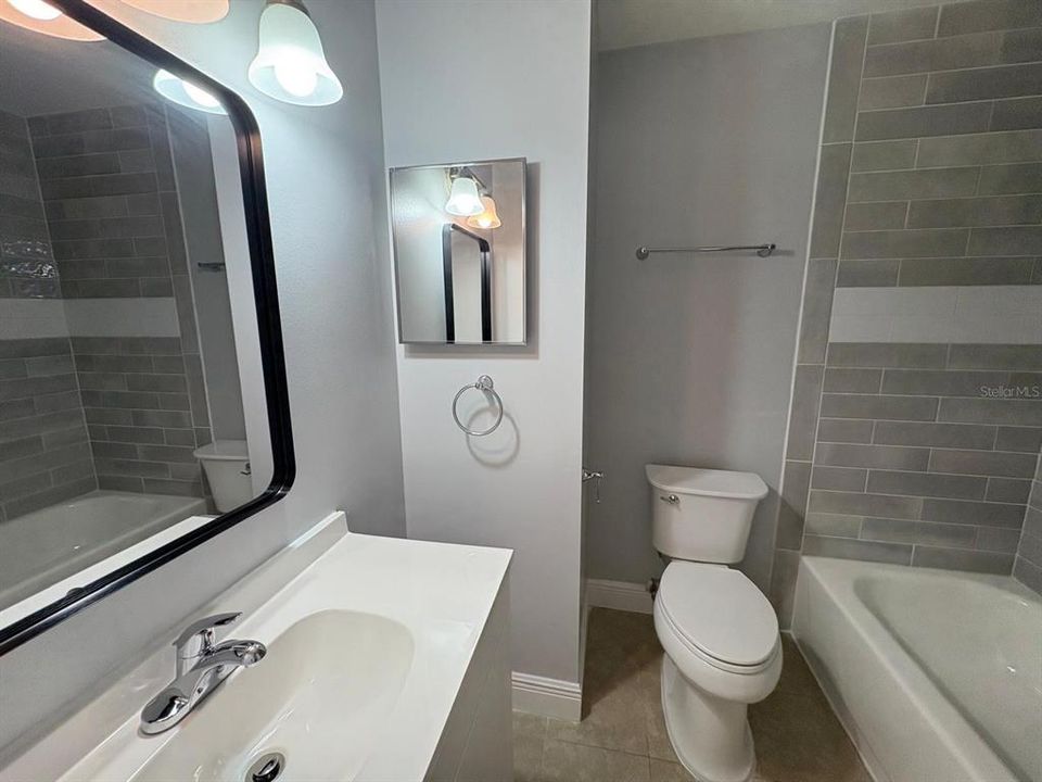 For Sale: $229,000 (2 beds, 3 baths, 1184 Square Feet)