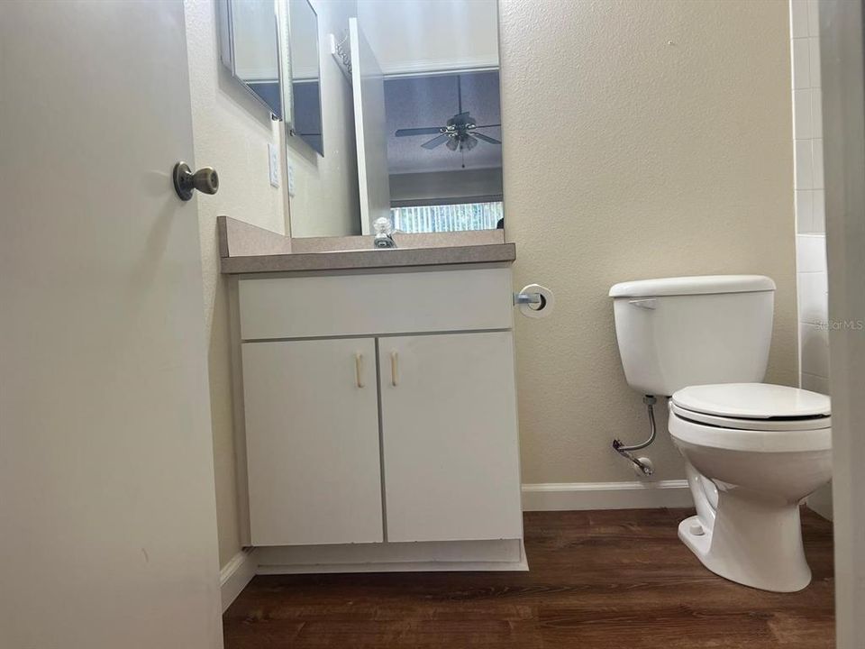 На продажу: $229,000 (2 спален, 3 ванн, 1184 Квадратных фут)