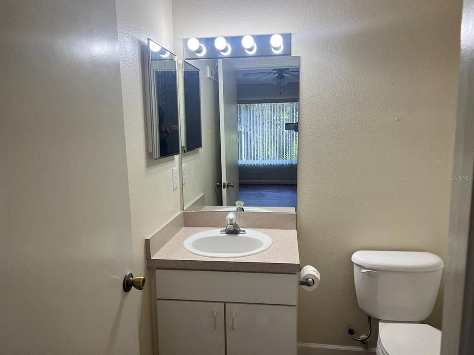 На продажу: $229,000 (2 спален, 3 ванн, 1184 Квадратных фут)