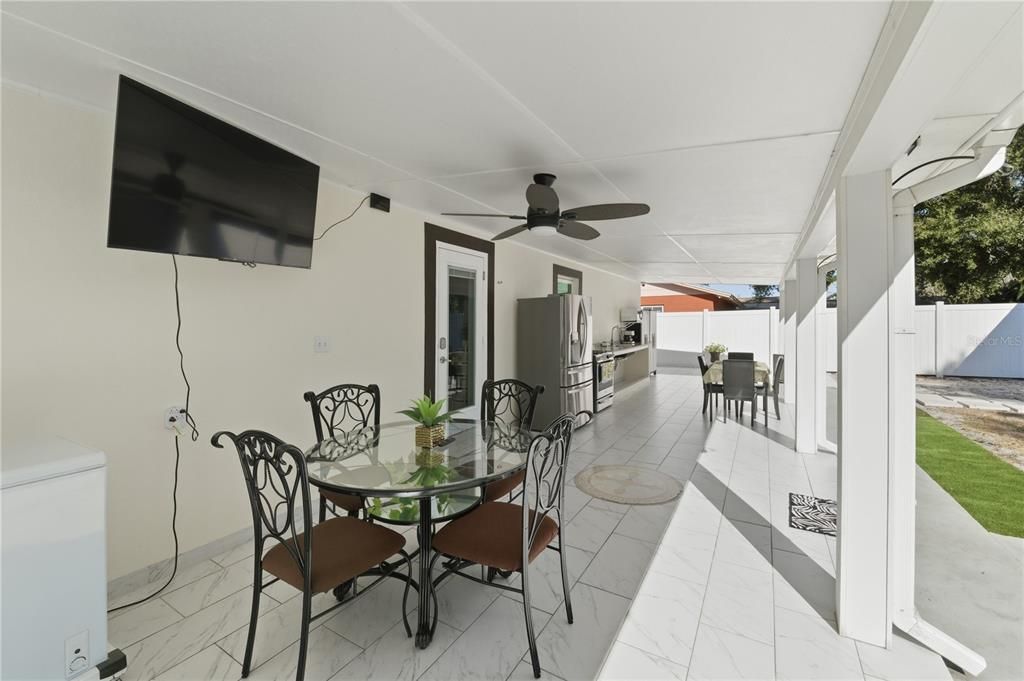 Active With Contract: $365,000 (3 beds, 2 baths, 1374 Square Feet)