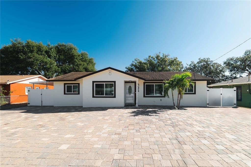 Active With Contract: $365,000 (3 beds, 2 baths, 1374 Square Feet)