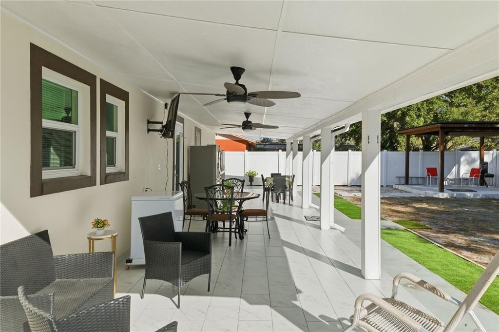 Active With Contract: $365,000 (3 beds, 2 baths, 1374 Square Feet)