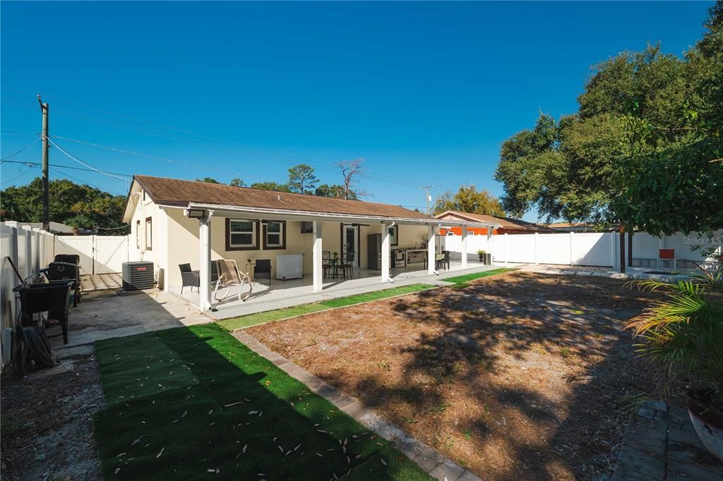 Active With Contract: $365,000 (3 beds, 2 baths, 1374 Square Feet)