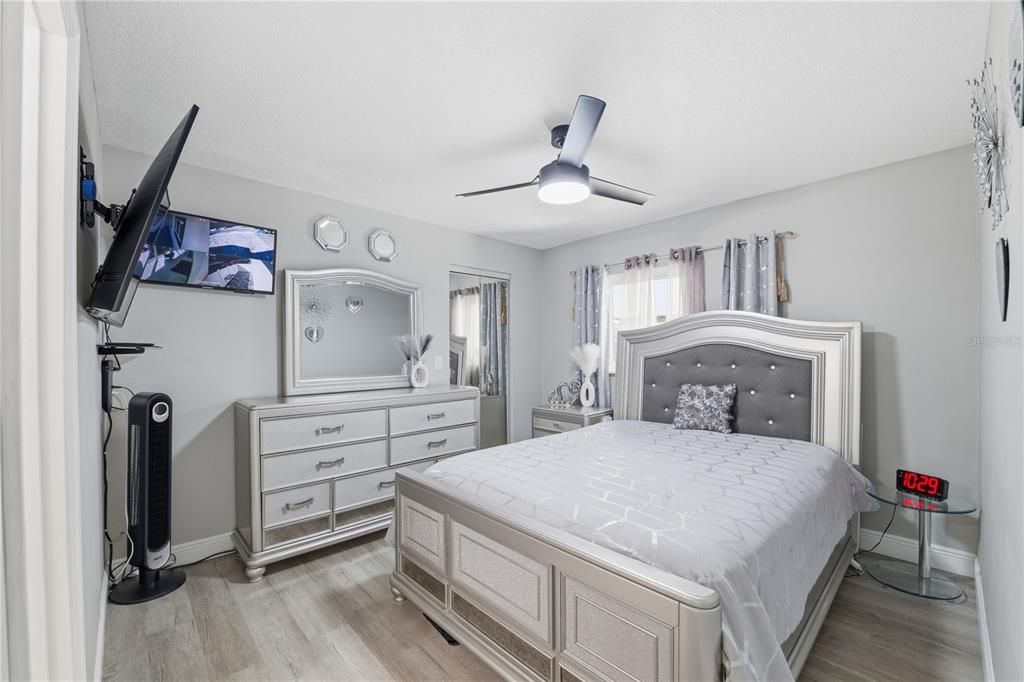 Active With Contract: $365,000 (3 beds, 2 baths, 1374 Square Feet)