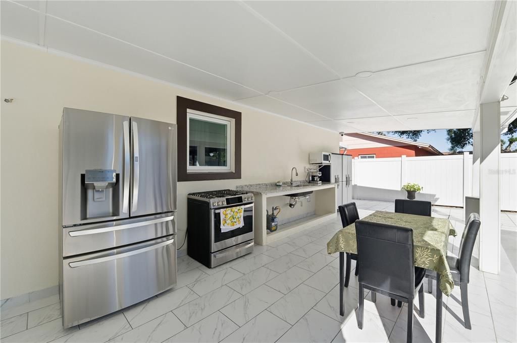 Active With Contract: $365,000 (3 beds, 2 baths, 1374 Square Feet)