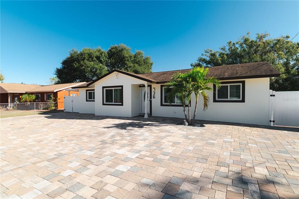 Active With Contract: $365,000 (3 beds, 2 baths, 1374 Square Feet)