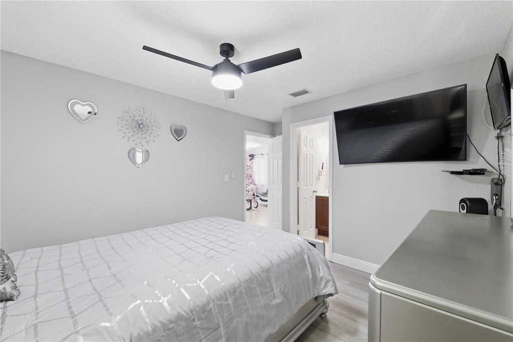 Active With Contract: $365,000 (3 beds, 2 baths, 1374 Square Feet)