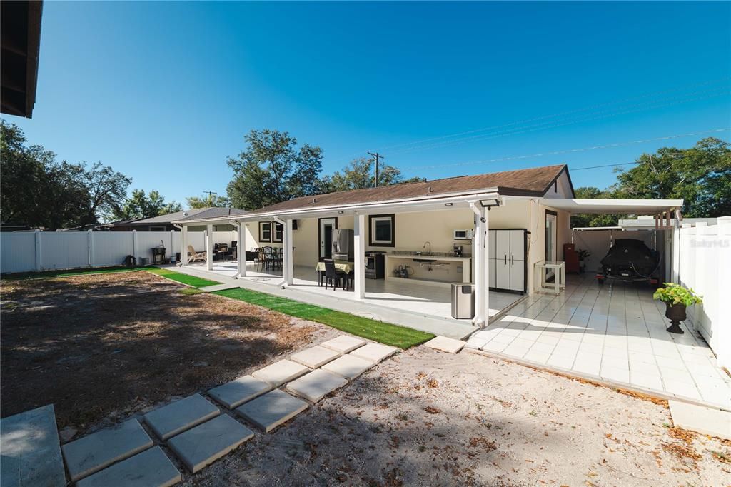 Active With Contract: $365,000 (3 beds, 2 baths, 1374 Square Feet)