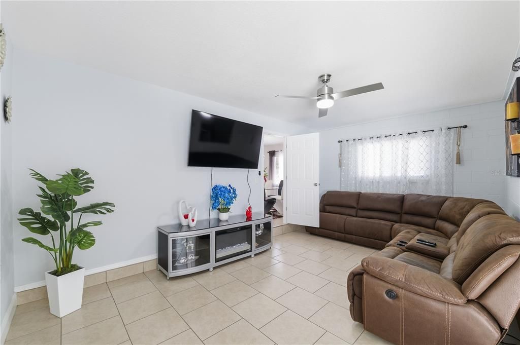 Active With Contract: $365,000 (3 beds, 2 baths, 1374 Square Feet)