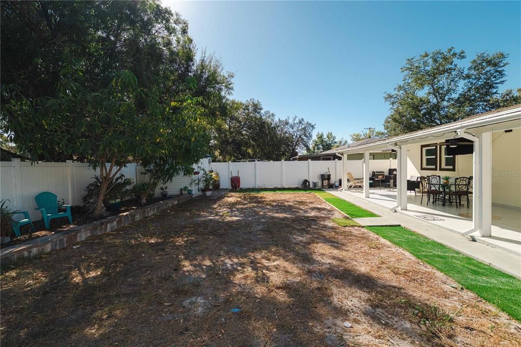 Active With Contract: $365,000 (3 beds, 2 baths, 1374 Square Feet)