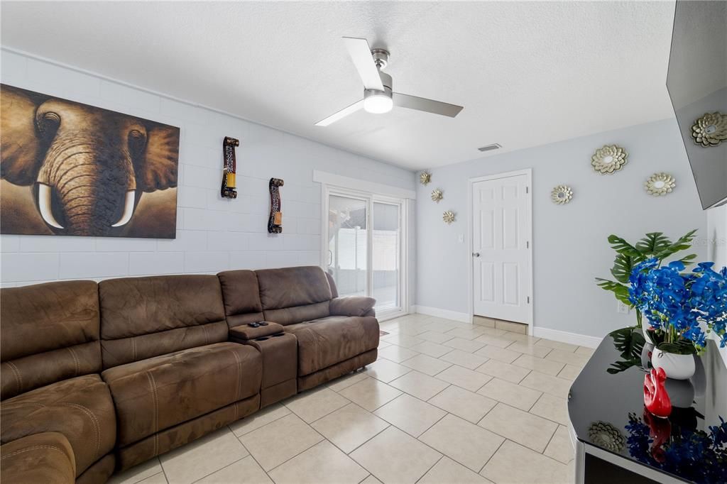 Active With Contract: $365,000 (3 beds, 2 baths, 1374 Square Feet)