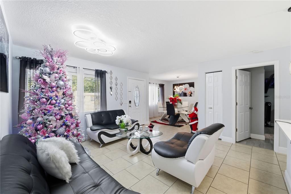 Active With Contract: $365,000 (3 beds, 2 baths, 1374 Square Feet)