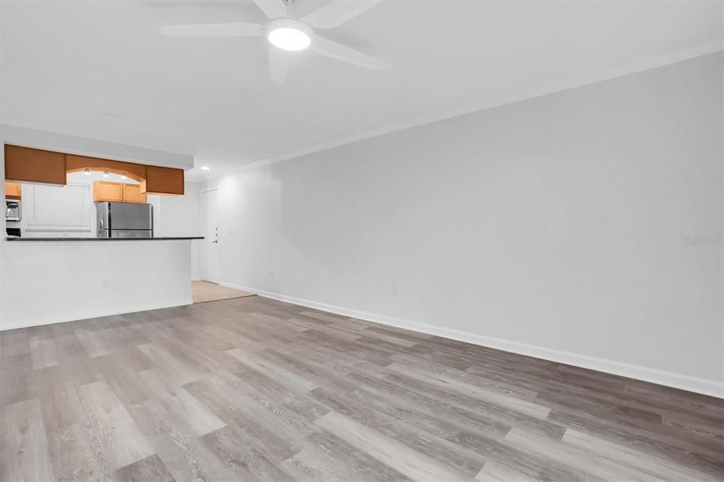 For Rent: $2,000 (2 beds, 2 baths, 946 Square Feet)