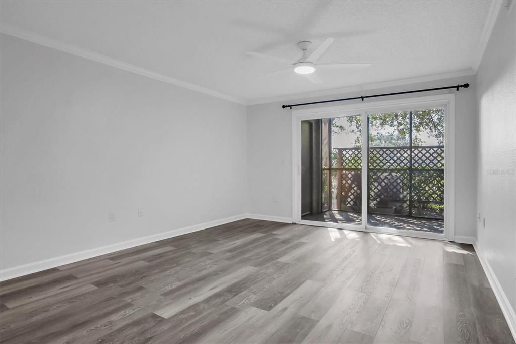 For Rent: $2,000 (2 beds, 2 baths, 946 Square Feet)