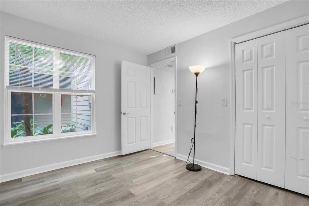 For Rent: $2,000 (2 beds, 2 baths, 946 Square Feet)