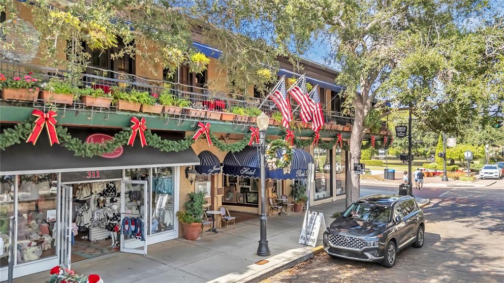 For Sale: $639,000 (3 beds, 2 baths, 1619 Square Feet)