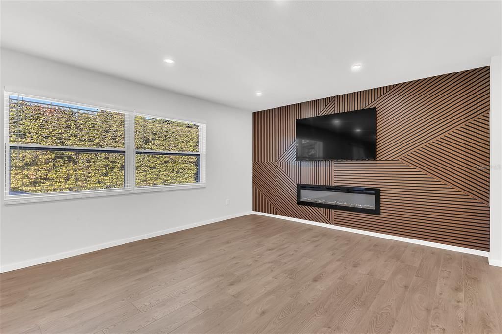 For Sale: $639,000 (3 beds, 2 baths, 1619 Square Feet)