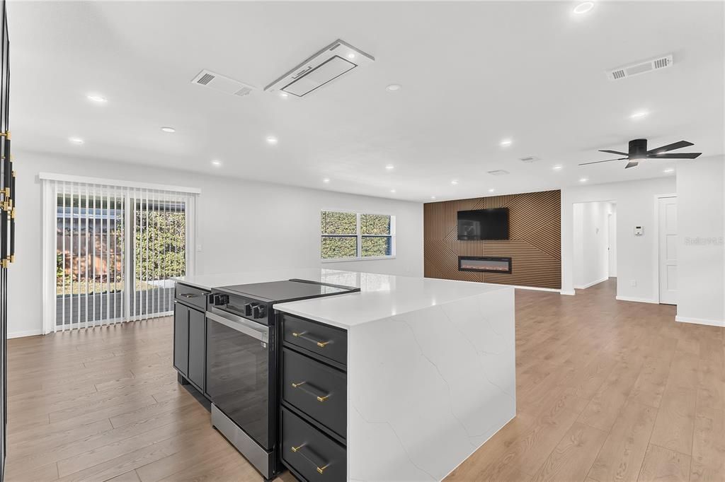 For Sale: $639,000 (3 beds, 2 baths, 1619 Square Feet)