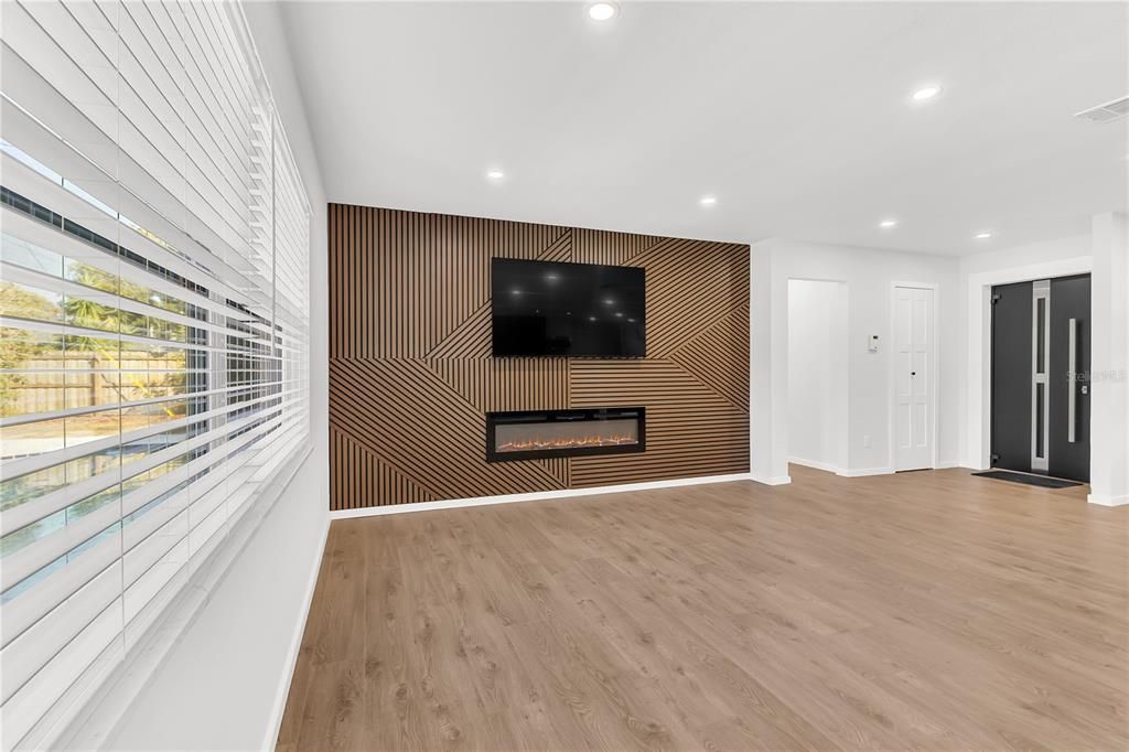 For Sale: $639,000 (3 beds, 2 baths, 1619 Square Feet)