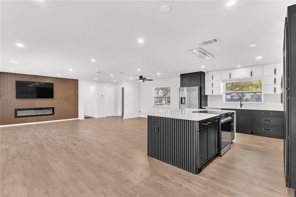 For Sale: $639,000 (3 beds, 2 baths, 1619 Square Feet)