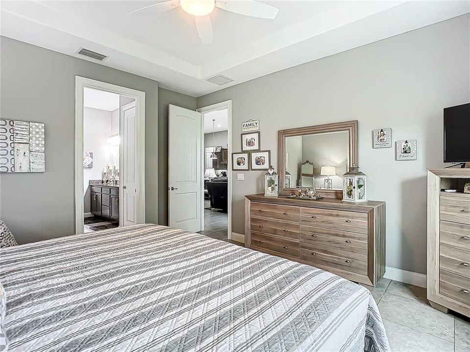 待售: $750,000 (4 贝兹, 3 浴室, 2625 平方英尺)