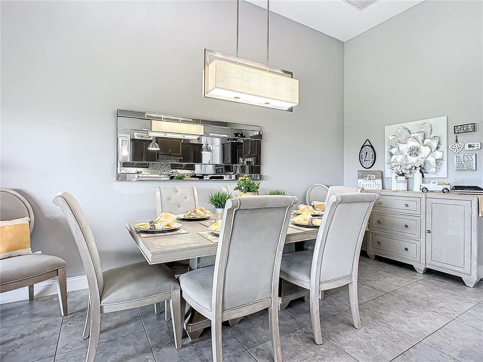 待售: $750,000 (4 贝兹, 3 浴室, 2625 平方英尺)