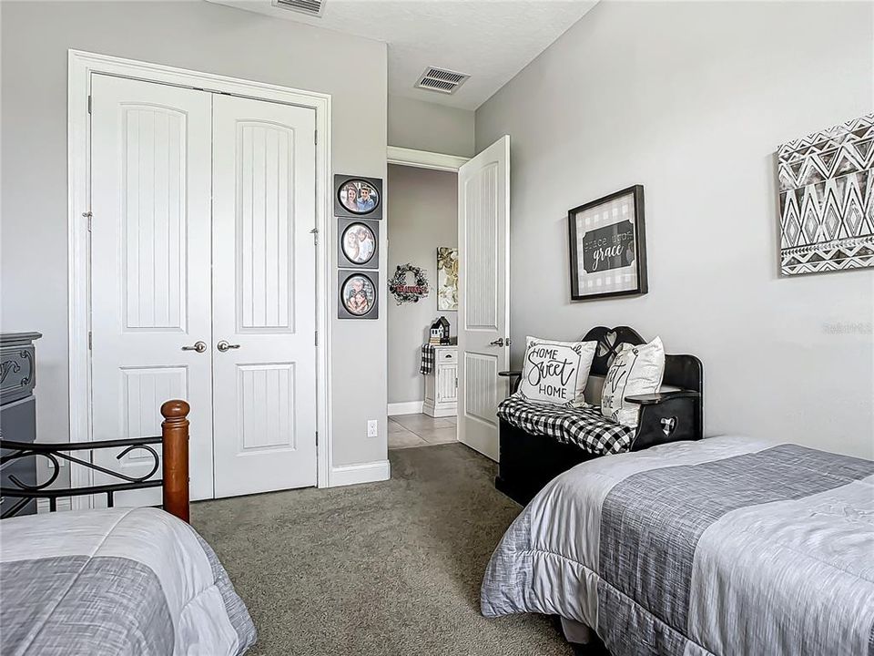 待售: $750,000 (4 贝兹, 3 浴室, 2625 平方英尺)