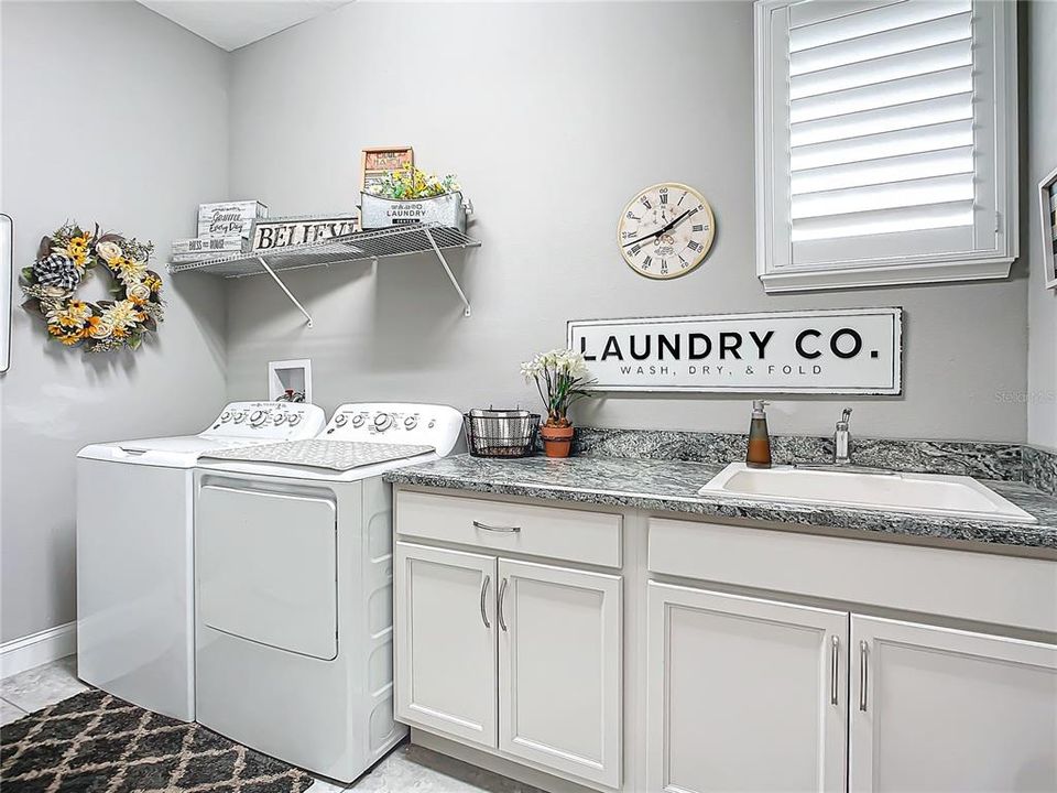 待售: $750,000 (4 贝兹, 3 浴室, 2625 平方英尺)